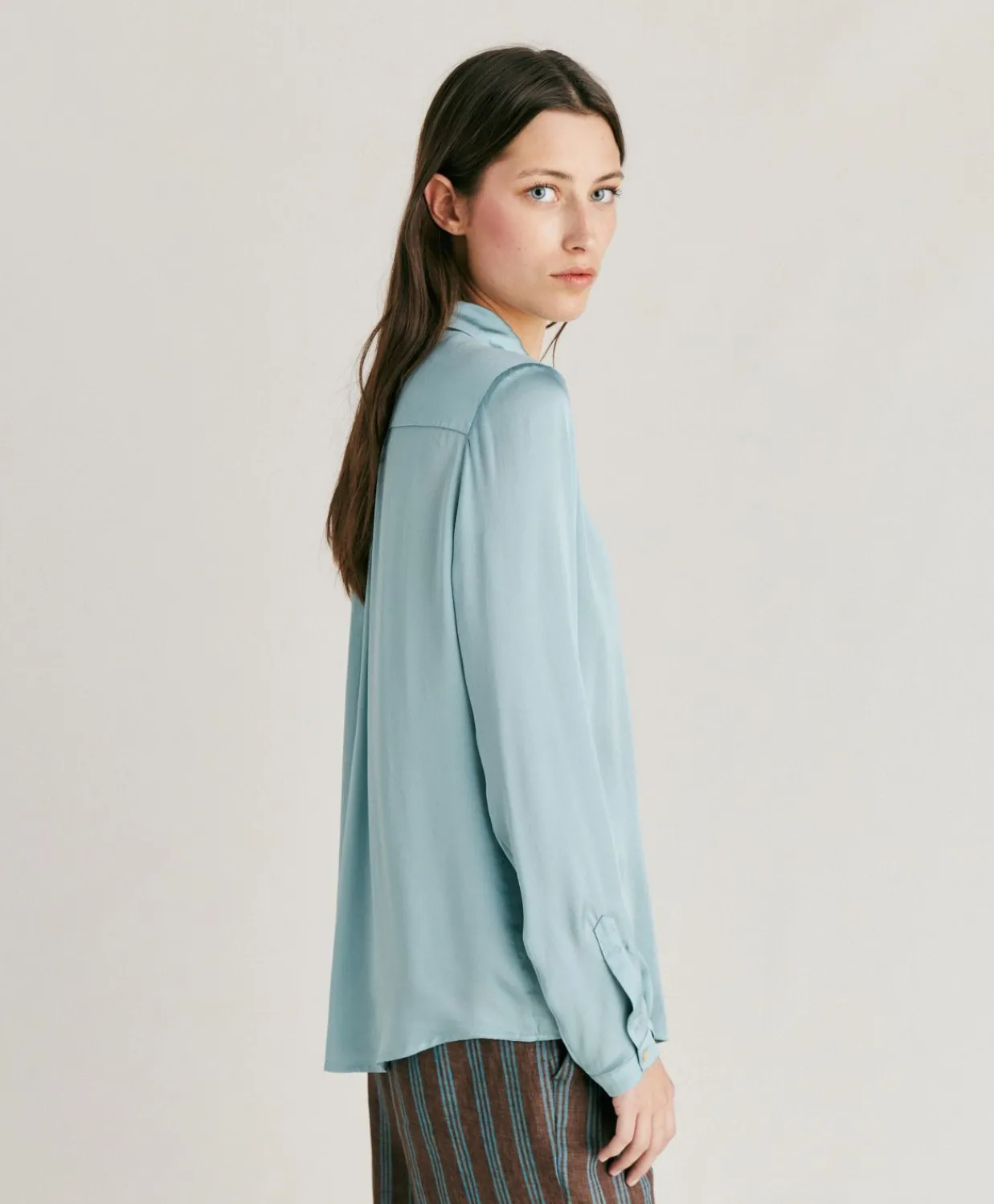 Donne Momonì Completi E Talleur-Camicia Meudon In Seta Unita - Ceruleo