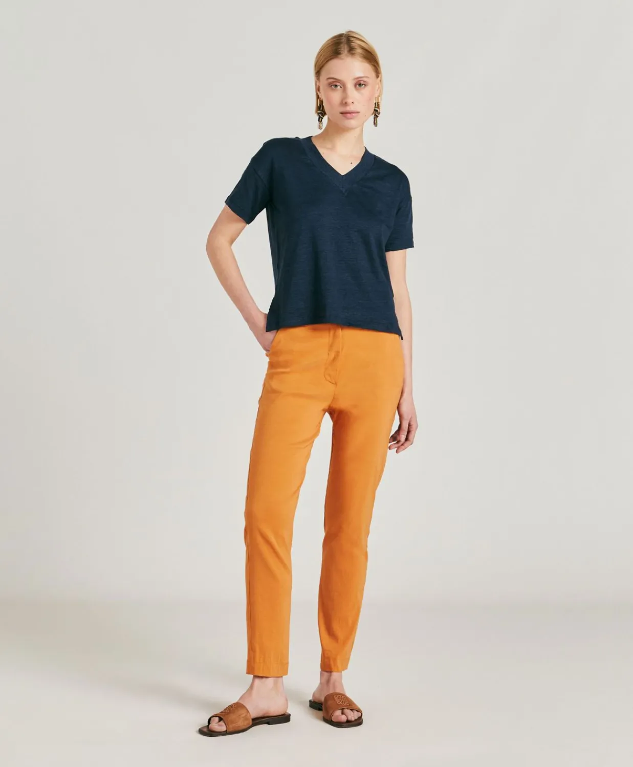 Donne Momonì T-Shirts E Top-Tshirt Nancy In Jersey Lino - Blu Notte