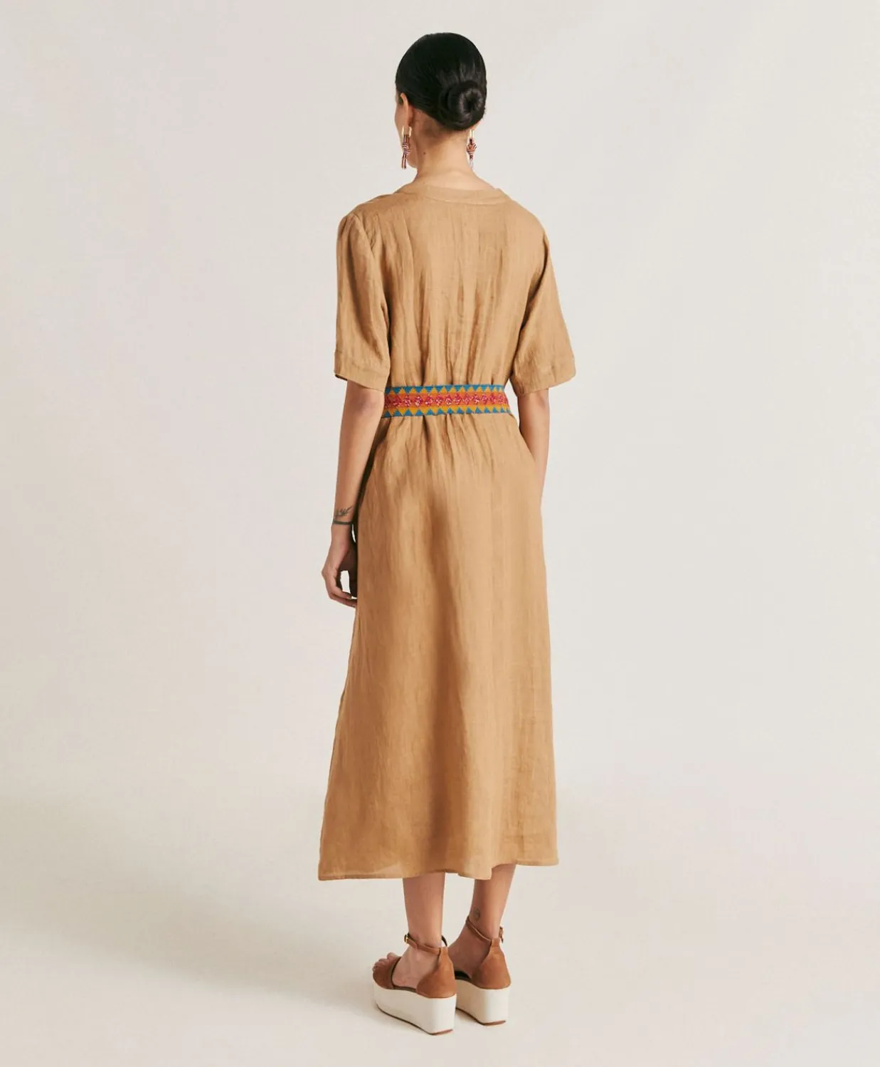 Donne Momonì Vestiti-Vestito Altamura In Lino - Sabbia